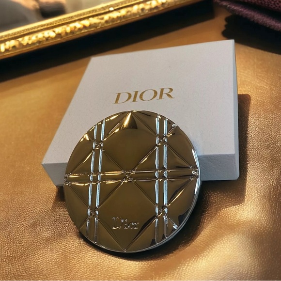Authentic Dior Compact Mirror (Silver Tone, Patterned, Plaid, Crisscross) - Picture 8 of 10